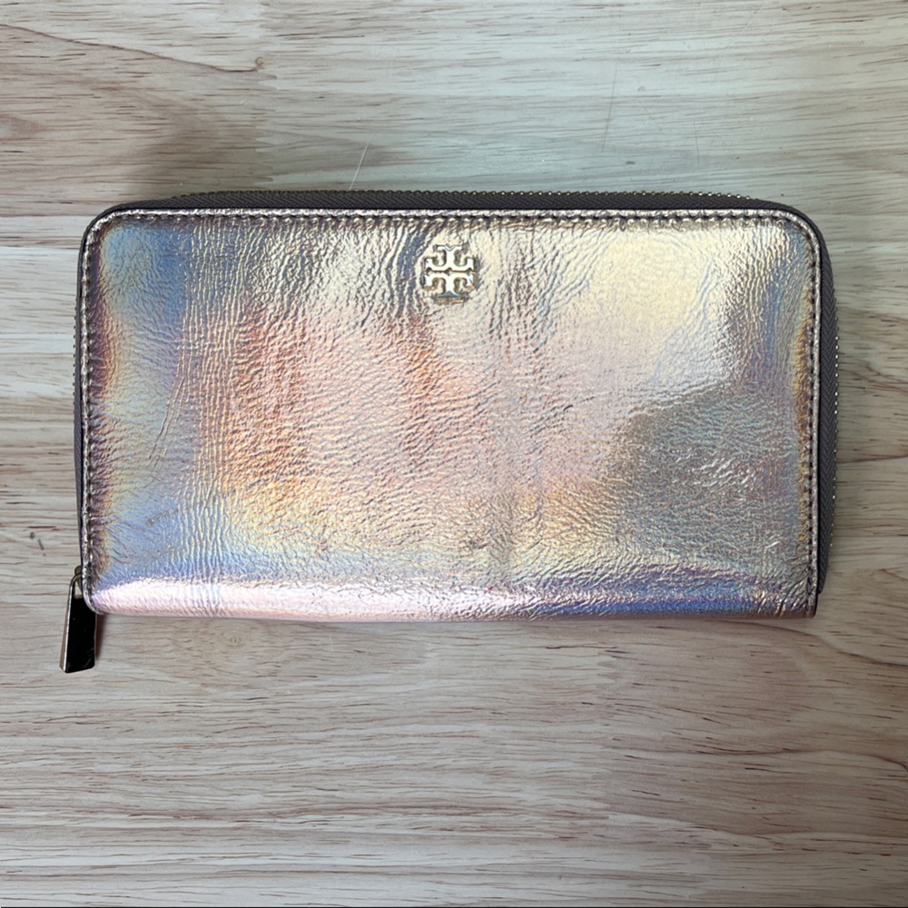Tory Burch Iridescent Metallic Zip Wallet in Rose-Gold Hues
